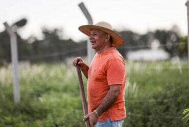 “Antes demorava muito para ir para casa e agora está um tapete”, afirma morador sobre asfaltamento de estrada de chão_6627ff4d9e086.jpeg